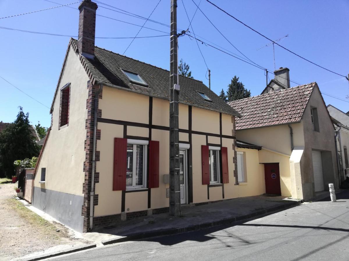 Le Loft Montargis Gien Maison De Ville サント・ジュヌヴィエーヴ・デ・ボワ エクステリア 写真